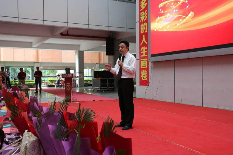 2校长讲话X.jpg 2校长讲话X.jpg