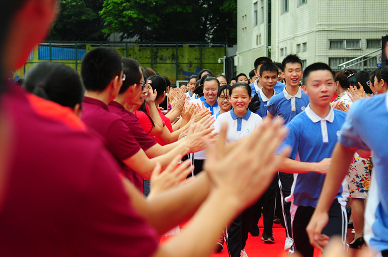 给初三壮行 065_副本.jpg 给初三壮行 065_副本.jpg