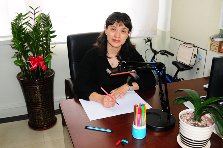 尹望玲_副本.jpg 尹望玲_副本.jpg